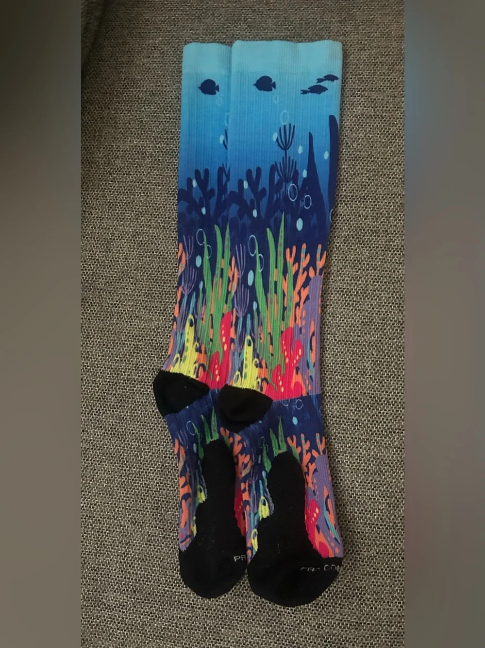 Pro Compression coral reef design socks sm/med